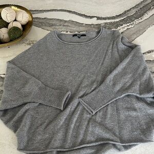 NWOT Quince S/M Gray Women's Crew Neck Sweater. 100% Cashmere.